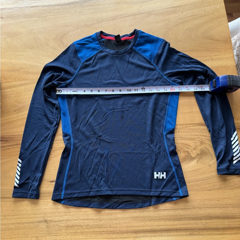 Helly Hansen women’s Navy base layer top S